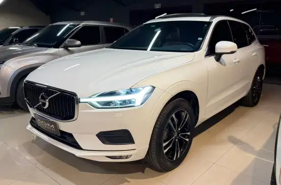 VOLVO-XC60-2020