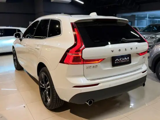 VOLVO-XC60-2.0 T5 GASOLINA MOMENTUM AWD GEARTRONIC VOLVO-XC60-2020