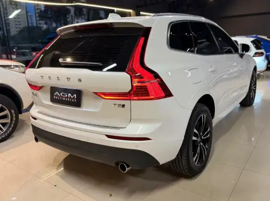 VOLVO-XC60-2020