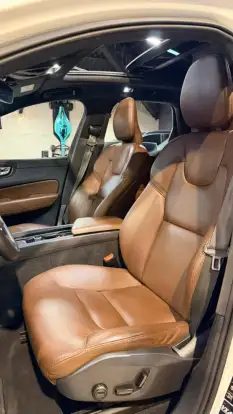 VOLVO-XC60-2020