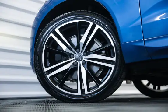 VOLVO-XC60-2019