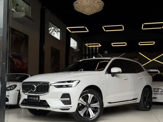 VOLVO XC60 2.0 T8 RECHARGE PLUS AWD GEARTRONIC