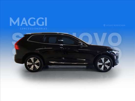 VOLVO-XC60-2023