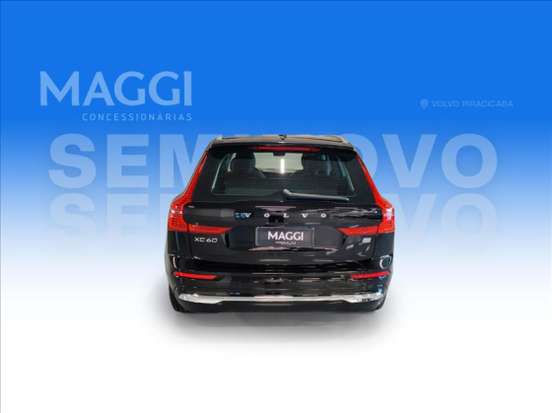VOLVO-XC60-2024