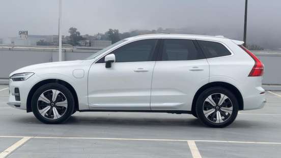 VOLVO-XC60-2024