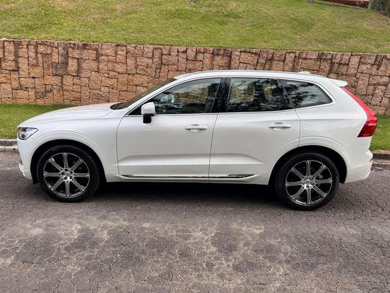 VOLVO-XC60-2019