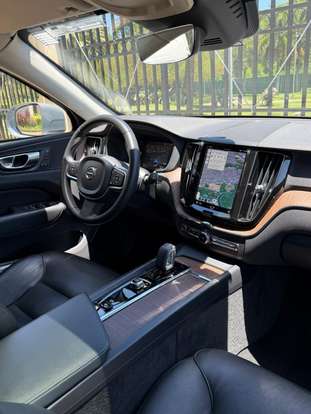 VOLVO-XC60-2022