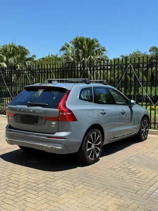 VOLVO-XC60-2022