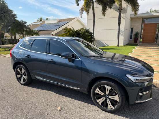 VOLVO-XC60-2023