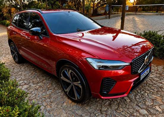 VOLVO-XC60-2021