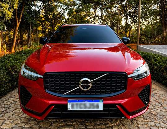 VOLVO-XC60-2021