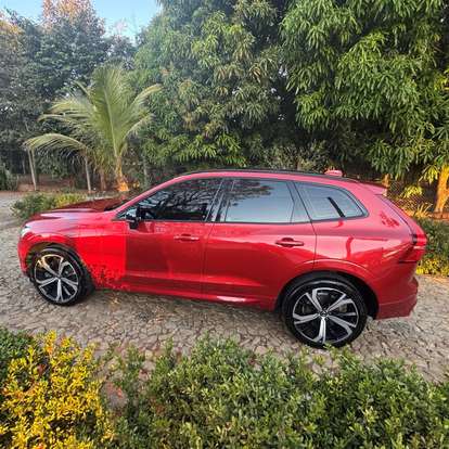 VOLVO-XC60-2021