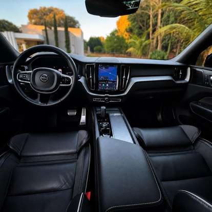 VOLVO-XC60-2021