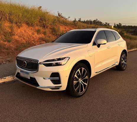 VOLVO-XC60-2022