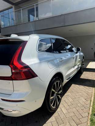 VOLVO-XC60-2022