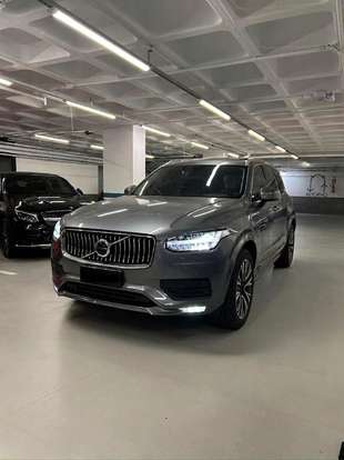 VOLVO-XC90-2020