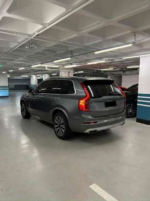 VOLVO-XC90-2020