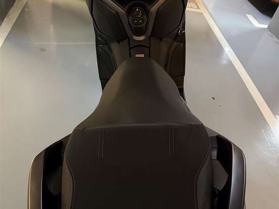 YAMAHA-XMAX 300 CONNECTED ABS YAMAHA-XMAX 300 CONNECTED ABS-2026
