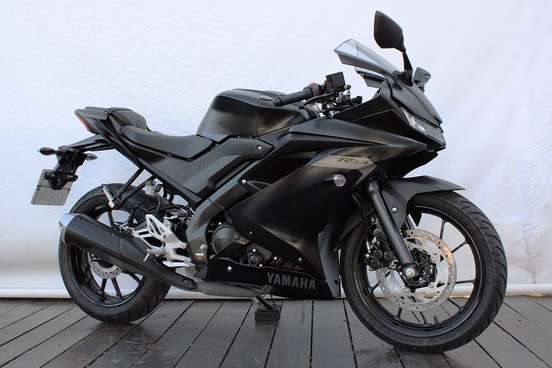 YAMAHA-YZF R15-2025