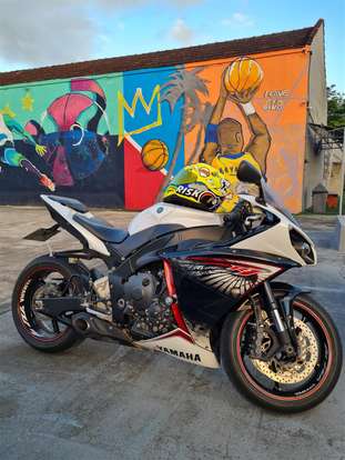 YAMAHA-YZF R1-2013