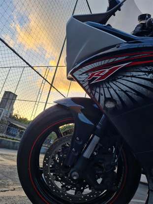 YAMAHA-YZF R1-2013