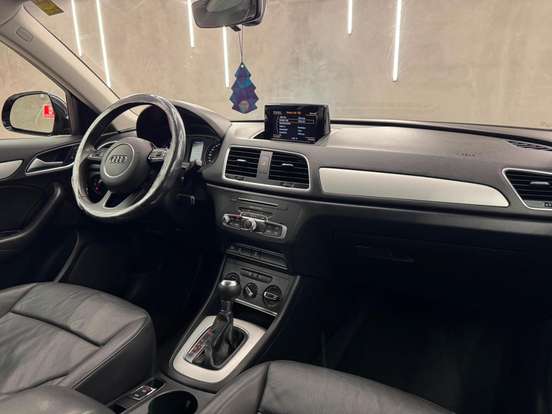 AUDI-Q3-2018