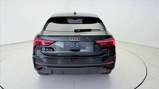 AUDI-Q3-2022
