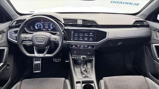 AUDI-Q3-2022