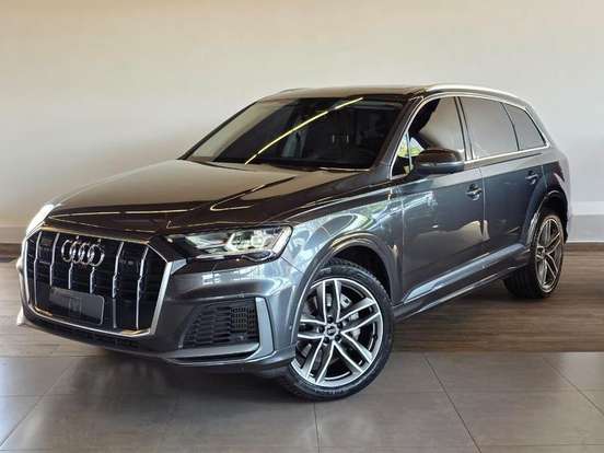 AUDI-Q7-2021