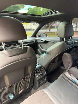AUDI-A4-2021