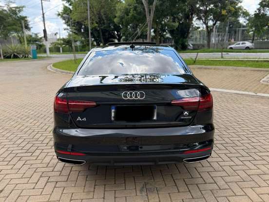 AUDI-A4-2021