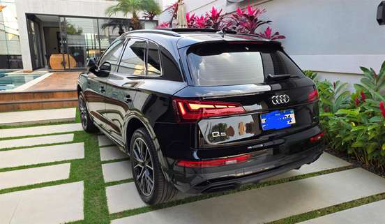 AUDI-Q5-2023