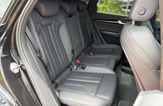 AUDI-Q5-2022