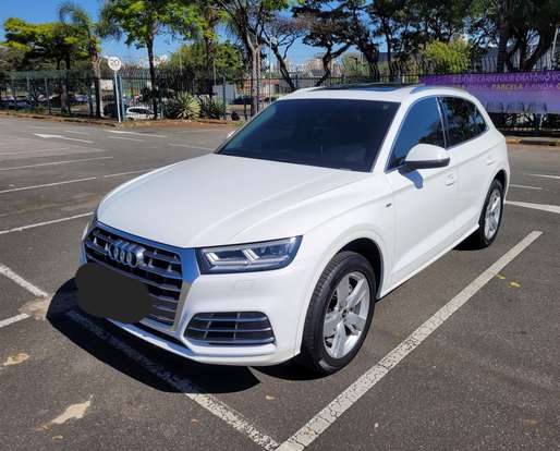 AUDI-Q5-2020
