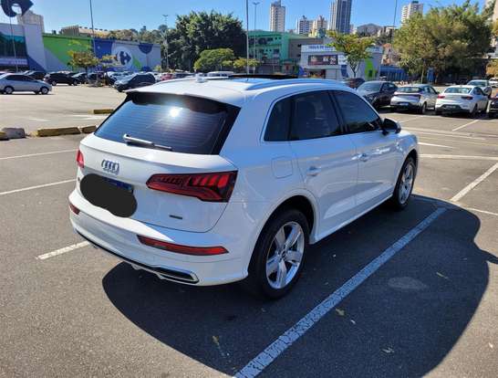 AUDI-Q5-2020
