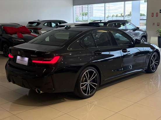 BMW-320i-2.0 16V TURBO FLEX M SPORT AUTOMÁTICO BMW-320i-2024