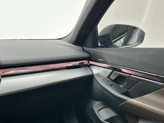 BMW-530e-2024