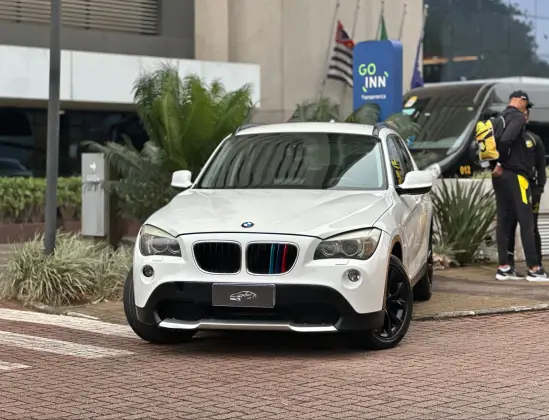 BMW X1 2.0 16V GASOLINA SDRIVE18I 4P AUTOMÁTICO BMW X1 2.0 16V GASOLINA SDRIVE18I 4P AUTOMÁTICO