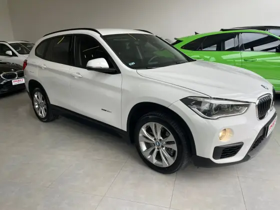 BMW X1 2.0 16V TURBO ACTIVEFLEX SDRIVE20I 4P AUTOMÁTICO BMW X1 2.0 16V TURBO ACTIVEFLEX SDRIVE20I 4P AUTOMÁTICO