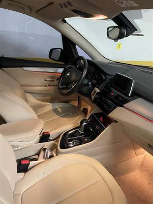 BMW-220i-2016