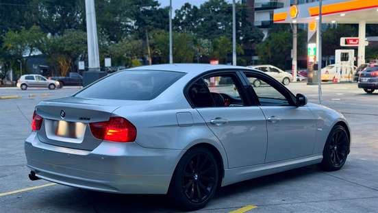 BMW-320i-2.0 16V GASOLINA 4P AUTOMÁTICO BMW-320i-2010