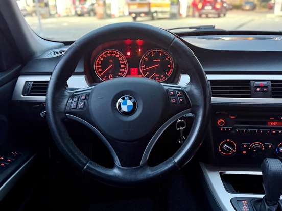 BMW-320i-2.0 16V GASOLINA 4P AUTOMÁTICO BMW-320i-2010