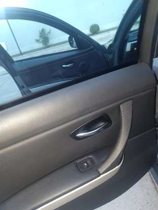 BMW-320i-2009