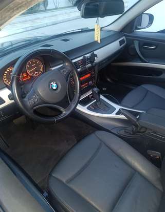 BMW-320i-2009