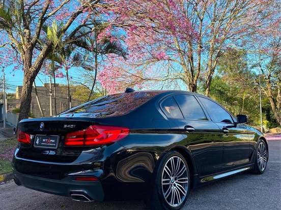 BMW-540i-3.0 24V TURBO GASOLINA M SPORT AUTOMÁTICO BMW-540i-2017