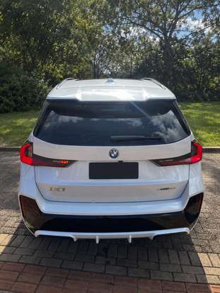 BMW-iX1-2023