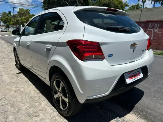 CHEVROLET-ONIX-1.4 MPFI LTZ 8V FLEX 4P AUTOMÁTICO CHEVROLET-ONIX-2017