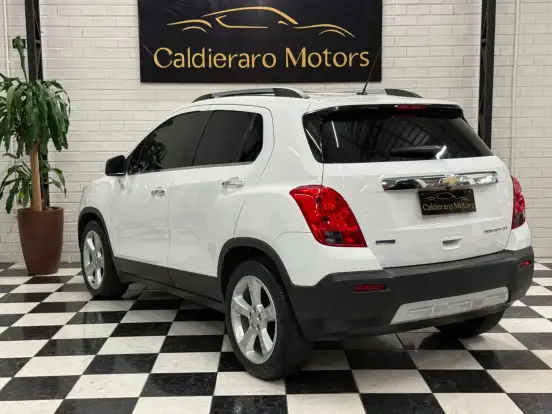 CHEVROLET-TRACKER-2015