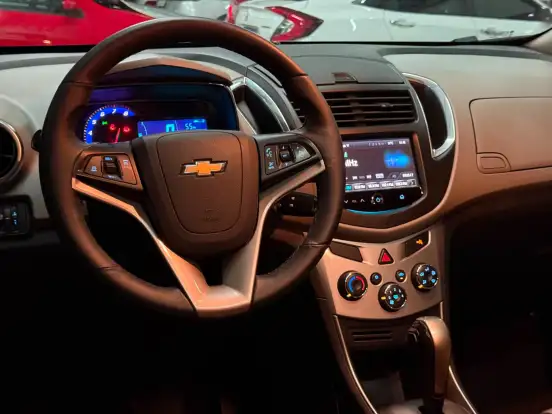 CHEVROLET-TRACKER-2015