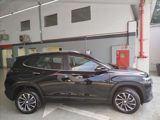 CHEVROLET-TRACKER-2025